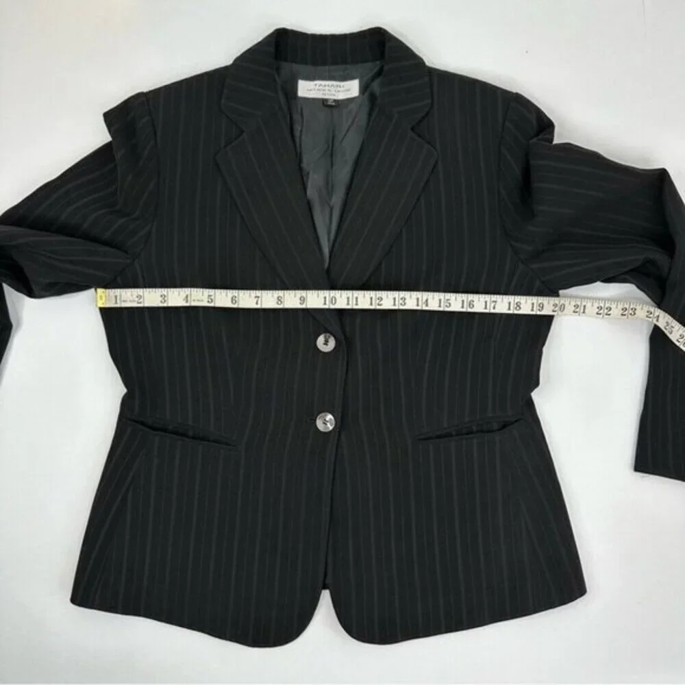 Tahari Arthur Levine Women Petite 10P Black‎ Pinstripe Two Button Blazer Jacket